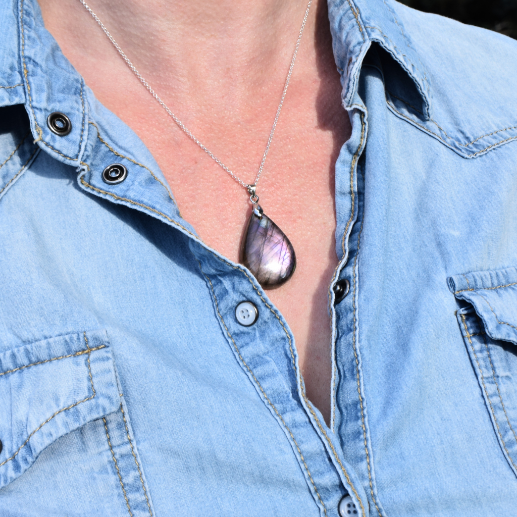 Pendentif "DIVINATION" Labradorite Violette naturelle - douceurs_des_ames